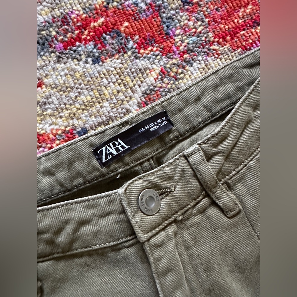 Zara Green Shorts - Picture 2 of 3